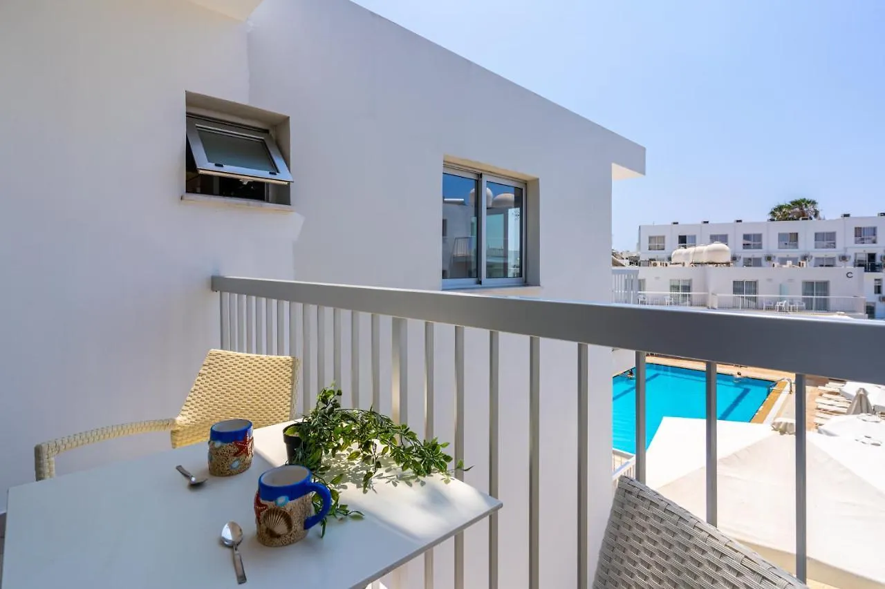 Apartment Tangerine Studio With Pool In Ayia Napa