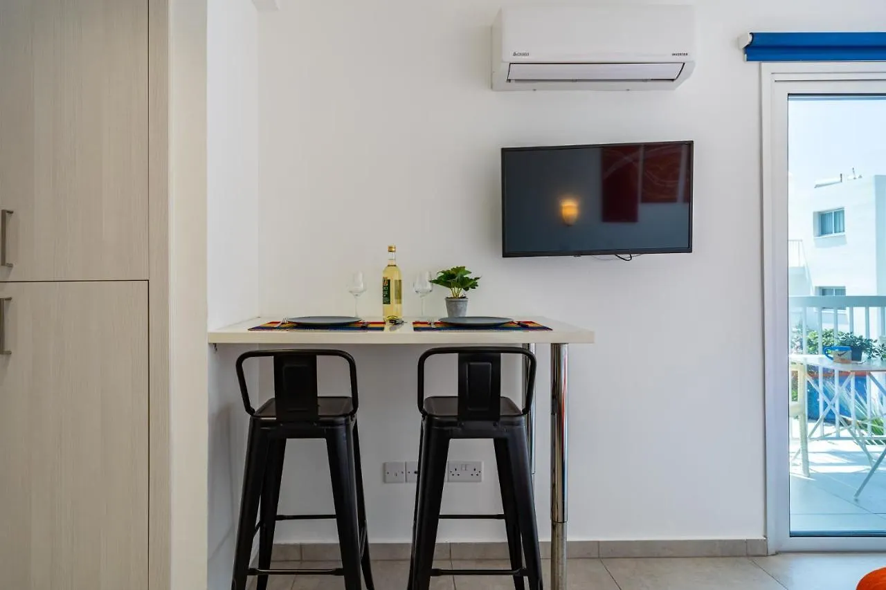 Tangerine Studio With Pool In Ayia Napa